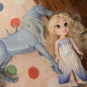 Frozen 2 Elsa 14" Doll With Water Spirit Horse Nokk Lights Up Need Batteries